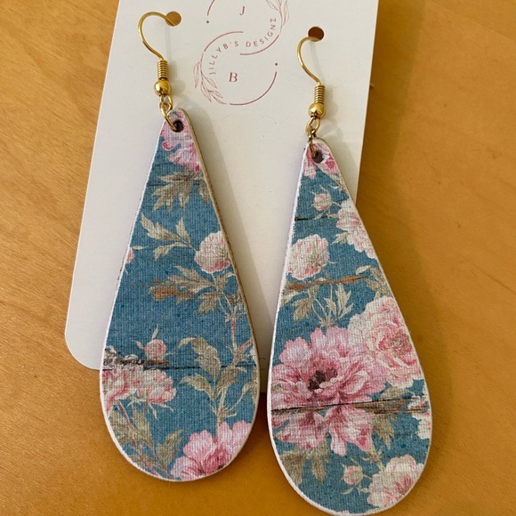 Jewelry - FINAL SALE: Wood Floral Design Handmade Earrings